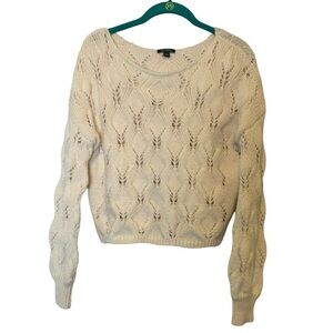 Wild Fable Ivory Cropped Scooped Neck Sweater Size S